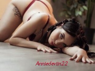 Anniedeviin22