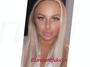 Blondemilfukxxx