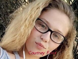 Courtney_Foxx