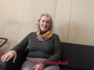 CurvyMomAnal