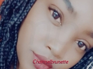 Channelbrunette