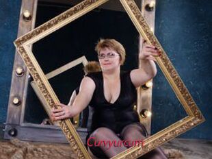 Curvyurcum