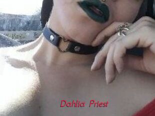 Dahlia_Priest