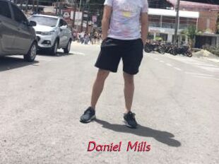 Daniel_Mills