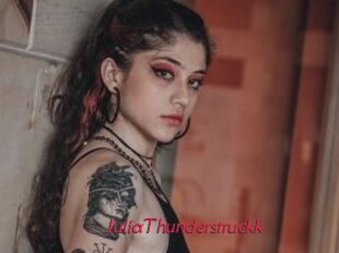 JuliaThunderstruckk