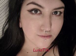LunaTits