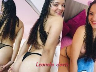 Leonela_davis