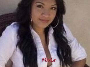 Mia_Le