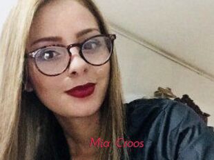 Mia_Croos