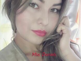 Mia_Daniels