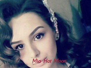 Mia_Hot_Moon