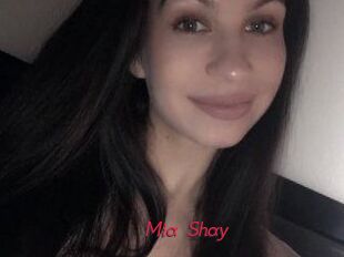 Mia_Shay
