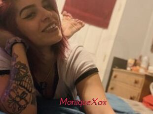 MoniqueXox