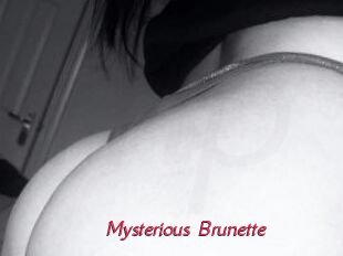 Mysterious_Brunette
