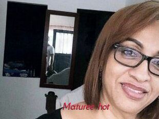 Maturee_hot