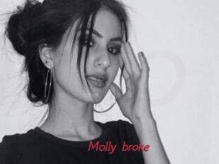 Molly_broke