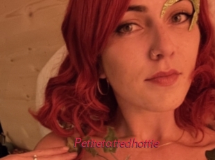 Petitetattedhottie